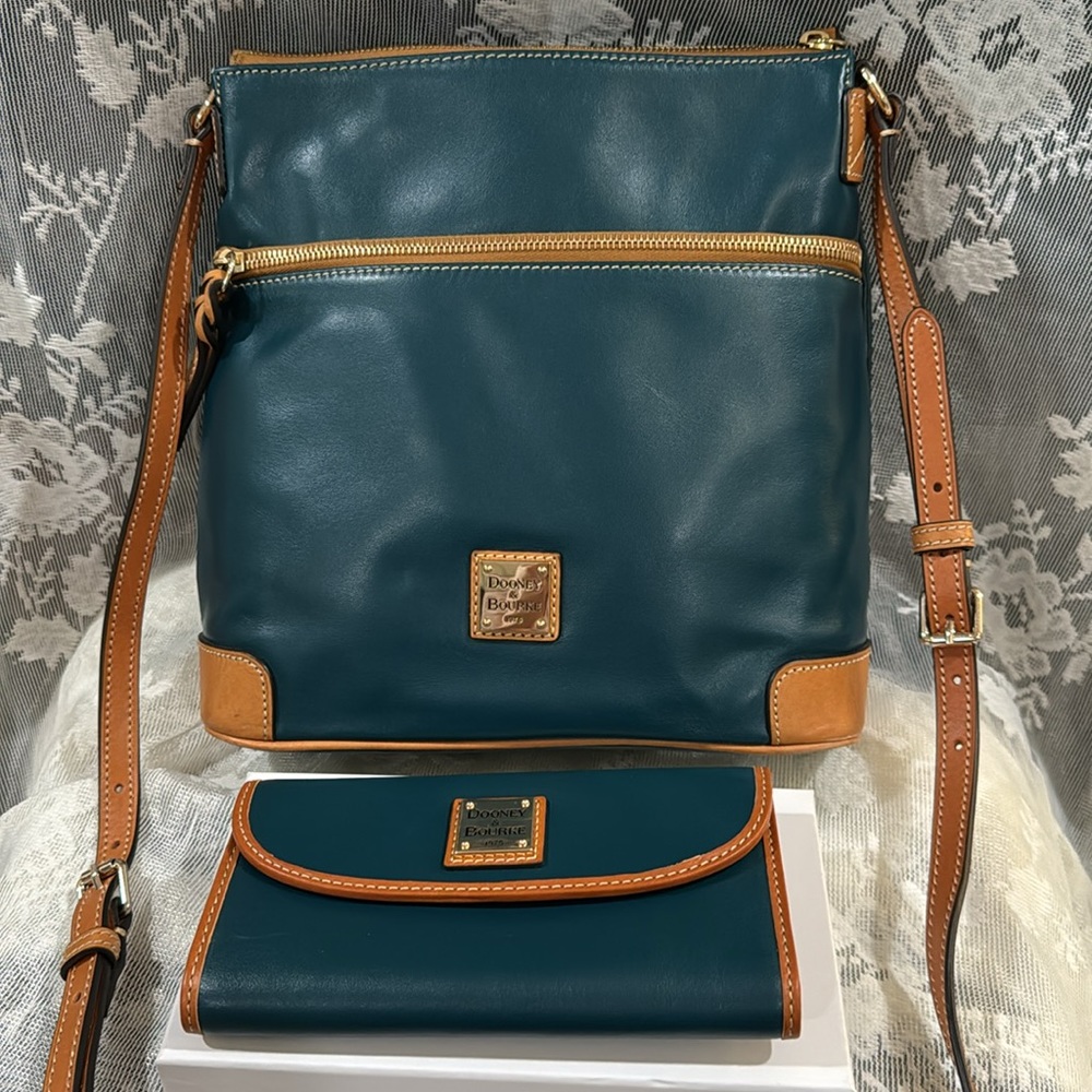 Dooney & Bourke new crossbody bag with matching wallet